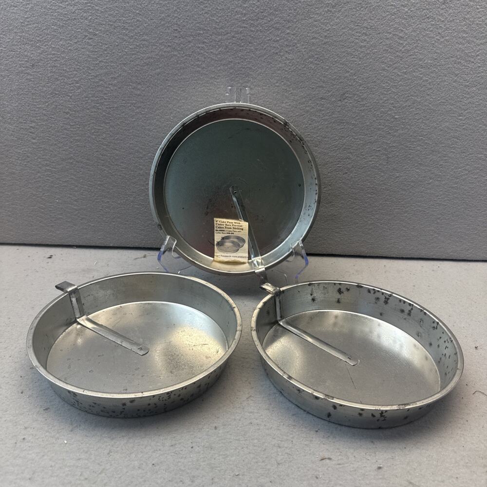 3 Vtg Retro Round Baking Tins with Rotating Metal Easy Release Cutter Blade